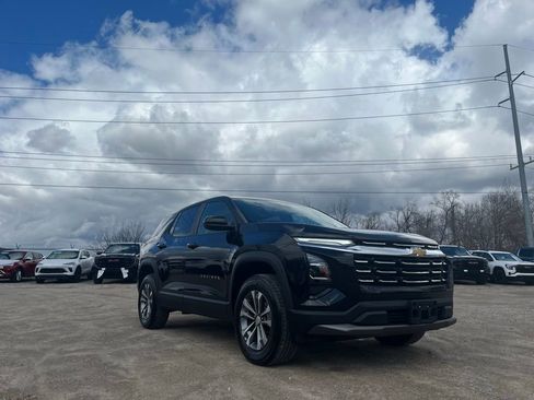 Used 2025 Chevrolet Equinox LT FWD image 5