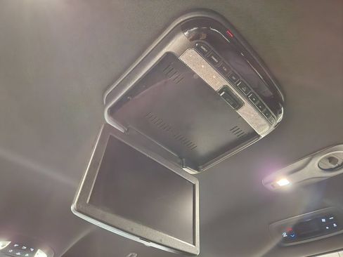 Used 2019 Chrysler Pacifica Touring Plus w/ S Appearance Package FWD image 51