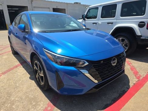 Used 2025 Nissan Sentra SV FWD image 7