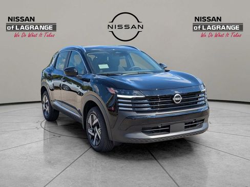 New 2026 Nissan Kicks SV image 3