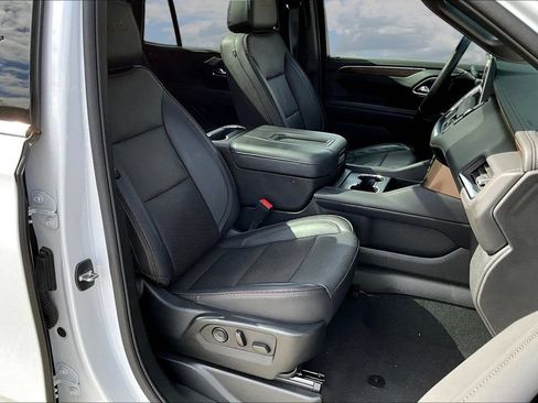 Used 2024 Chevrolet Tahoe High Country w/ Premium Package AWD/4WD image 31
