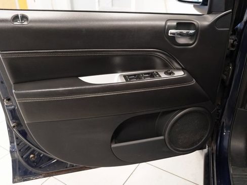 Used 2015 Jeep Compass 4WD image 17