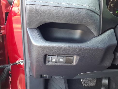 Used 2024 Toyota RAV4 XLE AWD/4WD image 29