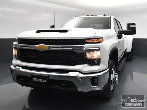 Used 2024 Chevrolet Silverado 3500 LT w/ All Star Edition AWD/4WD image 51