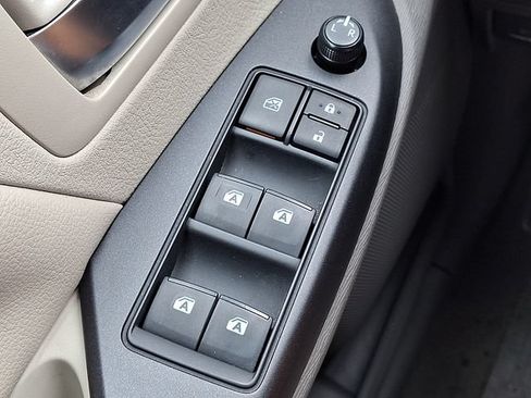 Used 2019 Toyota Sienna LE FWD image 26