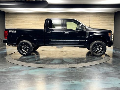 Used 2022 Ford F350 Platinum w/ FX4 Off-Road Package AWD/4WD image 26