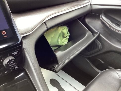 Certified 2023 Jeep Grand Cherokee Limited image 35