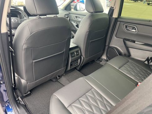 New 2026 Nissan Rogue Platinum w/ Platinum Premium Package AWD/4WD image 32