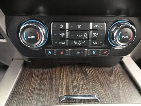 Used 2020 Ford F250 Lariat w/ Lariat Ultimate Package AWD/4WD image 20