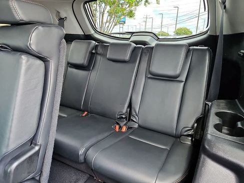 Used 2015 Toyota Highlander XLE AWD/4WD image 7