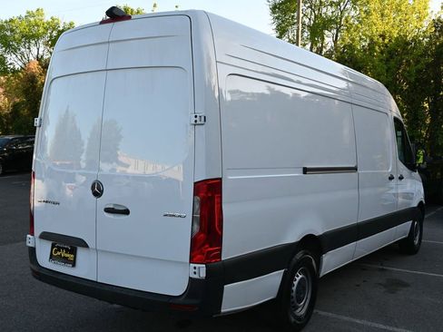 Used 2025 Mercedes-Benz Sprinter 2500 image 36
