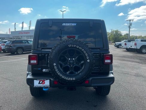 Used 2024 Jeep Wrangler Unlimited Rubicon 4xe image 5