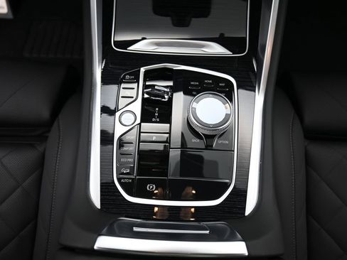 Used 2026 BMW X6 M60i image 13