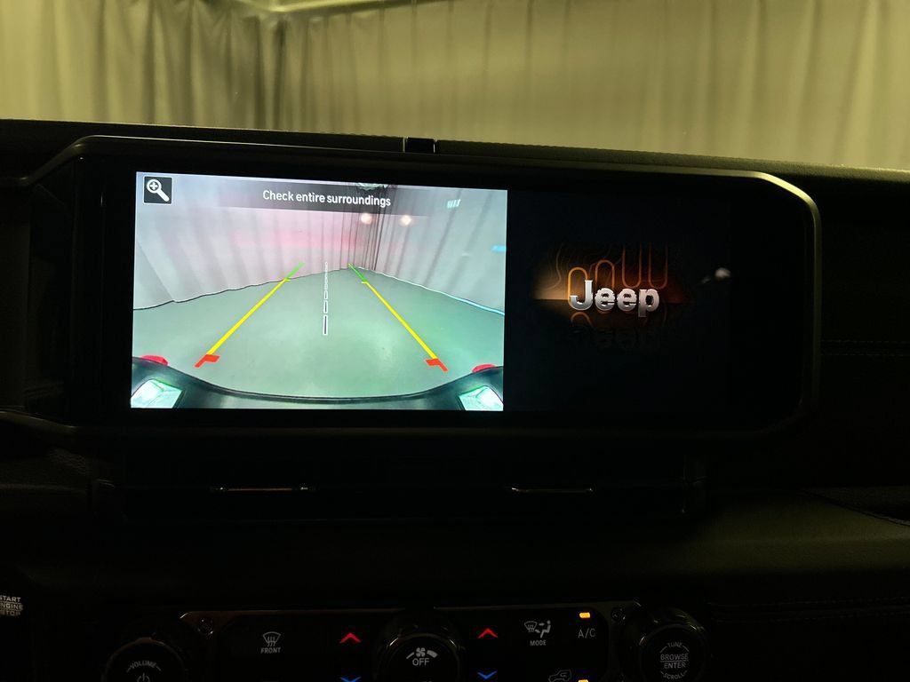 Used 2026 Jeep Gladiator Mojave AWD/4WD image 18