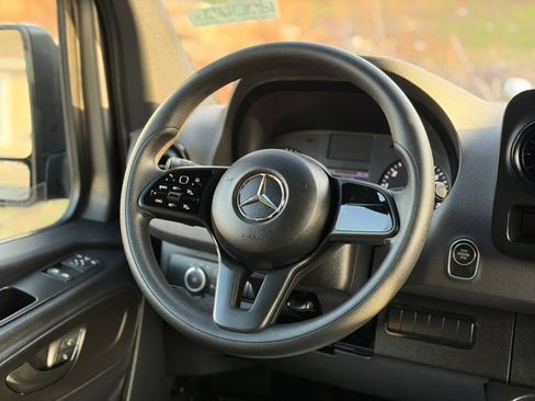 Used 2023 Mercedes-Benz Sprinter 2500 image 20