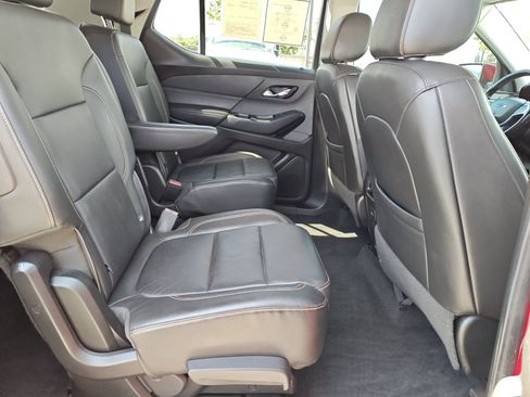 Used 2021 Chevrolet Traverse RS AWD/4WD image 28