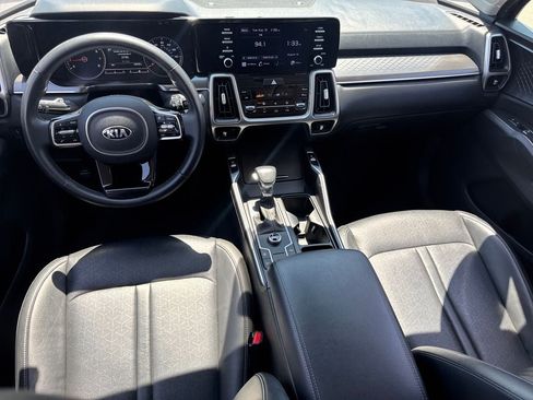 Used 2021 Kia Sorento S FWD image 17