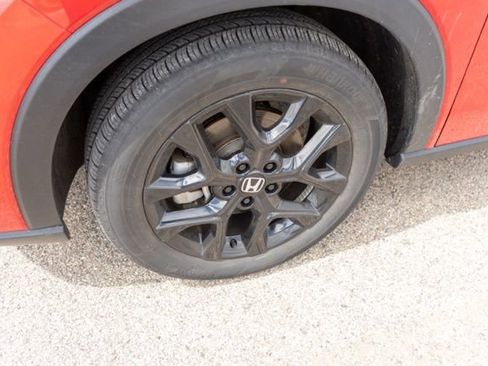Used 2025 Honda HR-V Sport image 11