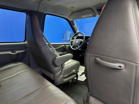 Used 2019 Chevrolet Express 3500 LS image 25