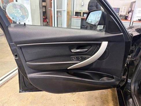 Used 2016 BMW 320i xDrive Sedan image 15