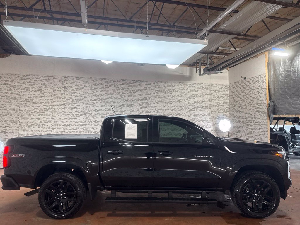 Used 2025 Chevrolet Colorado Z71 w/ Z71 Convenience Package 2 AWD/4WD image 8