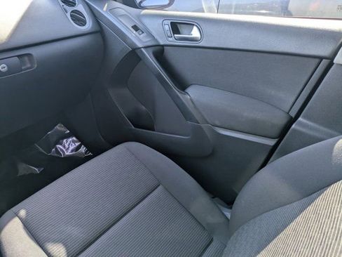 Used 2018 Volkswagen Tiguan Limited image 13
