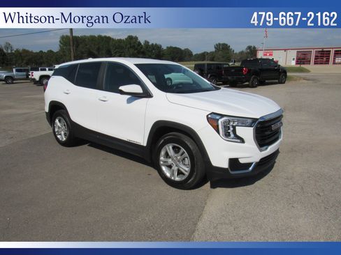Used 2024 GMC Terrain SLE image 19