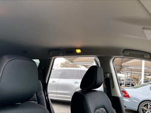 Used 2024 Nissan Pathfinder S AWD/4WD image 23
