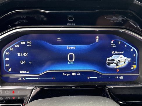 Used 2025 Chevrolet Silverado 1500 LT Trail Boss w/ Convenience Package II image 17