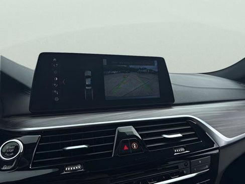 Used 2018 BMW M550i xDrive image 26