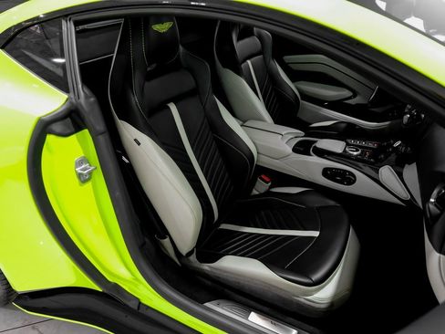 Used 2023 Aston Martin V12 Vantage image 30