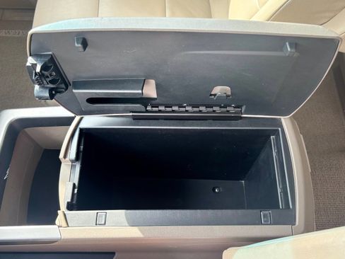 Used 2011 Nissan Armada SV image 74