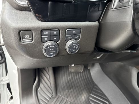 Used 2024 Chevrolet Silverado 1500 RST AWD/4WD image 16