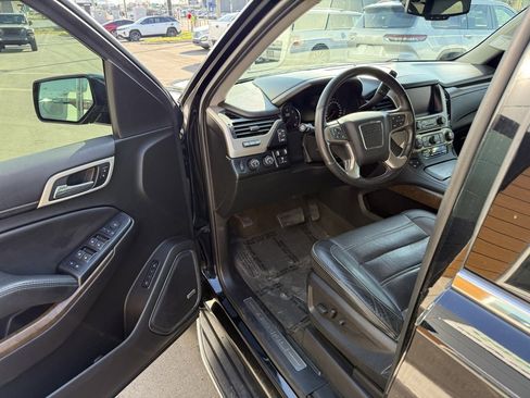 Used 2018 GMC Yukon Denali image 14