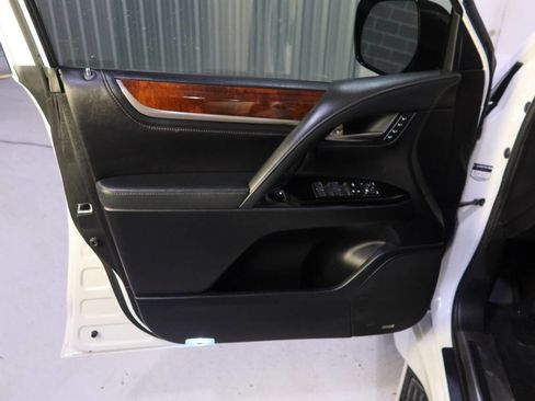 Used 2017 Lexus LX 570 4WD image 34