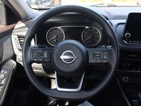 Used 2023 Nissan Rogue SV AWD/4WD image 18