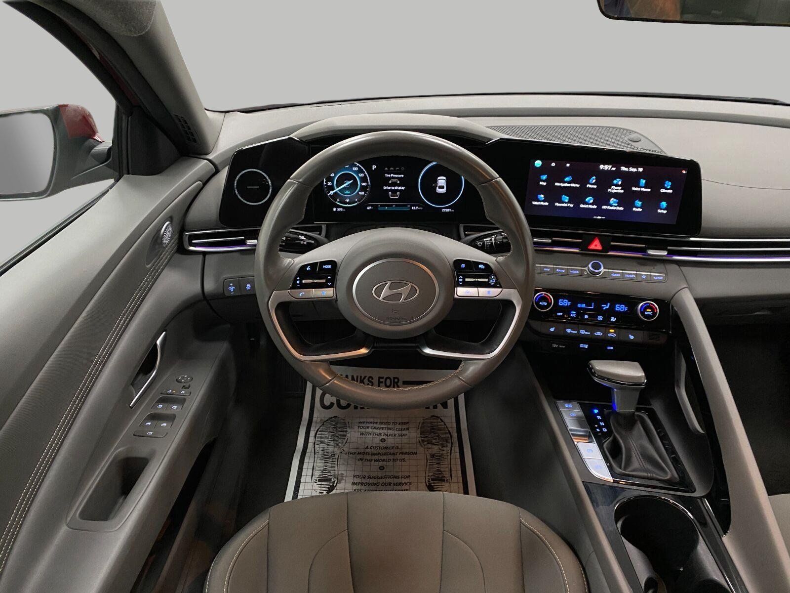 Certified 2025 Hyundai Elantra SEL FWD image 12