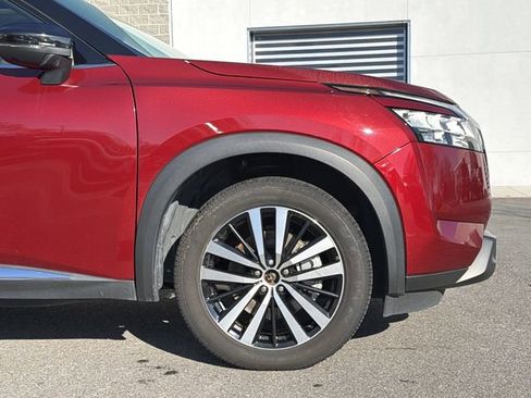 Used 2023 Nissan Pathfinder Platinum w/ Cargo Package image 9