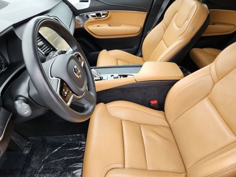 Used 2021 Volvo XC90 T8 Inscription w/ Protection Package Premier image 3