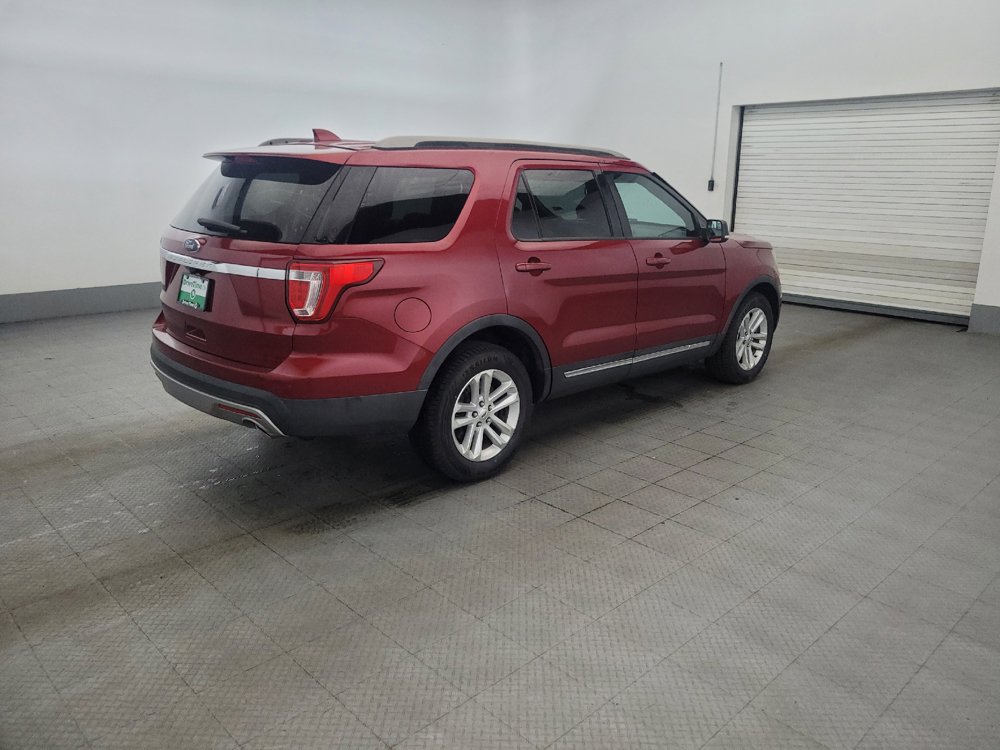 Used 2016 Ford Explorer XLT w/ Equipment Group 201A FWD image 10