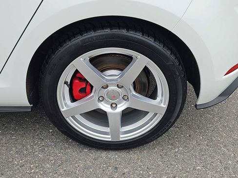 Used 2018 Volkswagen GTI SE w/ SE Leather Package image 3