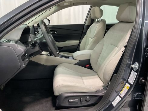 Certified 2025 Honda Accord SE image 22