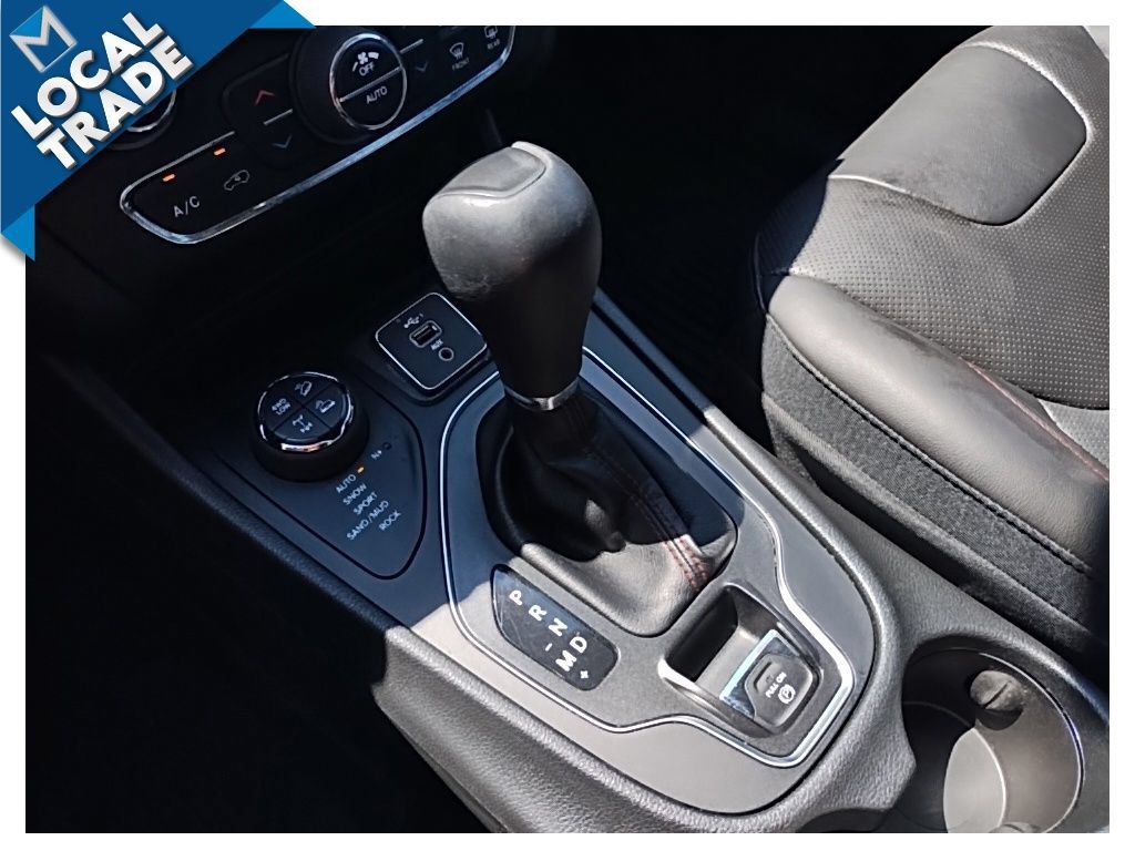 Used 2021 Jeep Cherokee Trailhawk w/ Premium Leather Package AWD/4WD image 22
