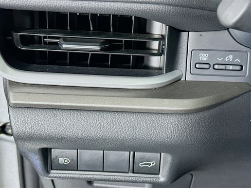 Used 2025 Toyota Grand Highlander FWD image 17