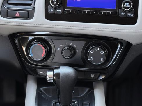 Certified 2022 Honda HR-V LX image 21