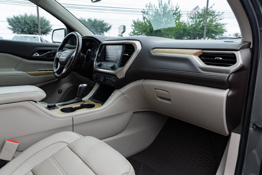 Used 2017 GMC Acadia Denali w/ Technology Package AWD/4WD image 35