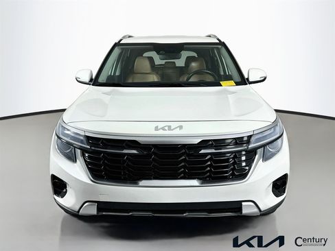 Certified 2024 Kia Seltos EX FWD image 2