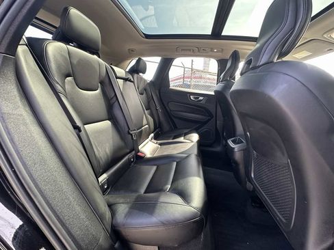 Used 2023 Volvo XC60 B5 Core image 35