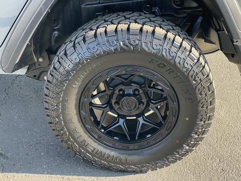 Used 2021 Jeep Wrangler Unlimited Rubicon image 30