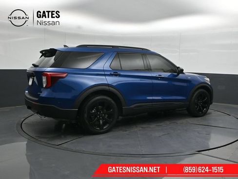 Used 2023 Ford Explorer ST-Line w/ Class IV Trailer Tow Package AWD/4WD image 2